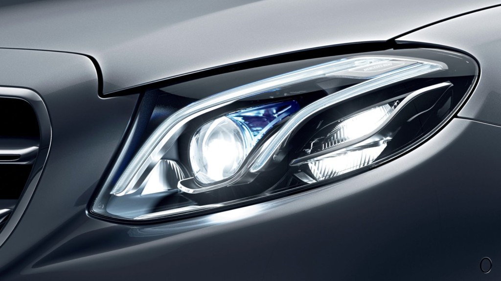 レクサスの魅力 レクサスgsとメルセデスベンツeクラスの比較 メリットデメリット